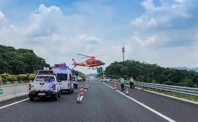 万山区高速公路汽车救援案例