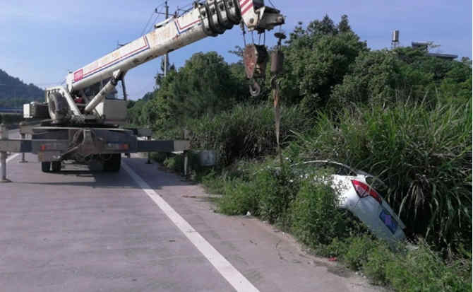 万山区重载吊车救援 万山区重载吊车救援